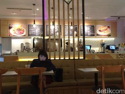 The Coffee Bean& Tea Leaf: Huah! Sengatan Enak Spaghetti Aglio Olio Bertabur Cabe Rawit Hijau