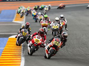 Aksi Dimas Ekky dan Andi Gilang di Seri Terakhir FIM CEV 2016