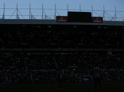Ironis! Mati Lampu di Stadion Cahaya