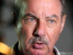 Kisah Alfred Riedl Pernah Dapat Donor Ginjal Fan dari Vietnam