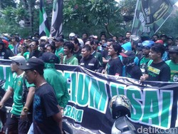 Gara-gara Tertibkan Spanduk Protes PSSI, Satpol PP Surabaya Didemo Bonek