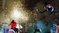 Aksi Para Penampil di American Music Awards 2016