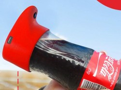 Sambil Minum, Botol Coca-Cola Ini Bisa Dipakai untuk Selfie!