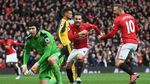 Foto-foto Terbaik Premier League Pekan 12: Comeback Toure dan Mourinho vs Wenger