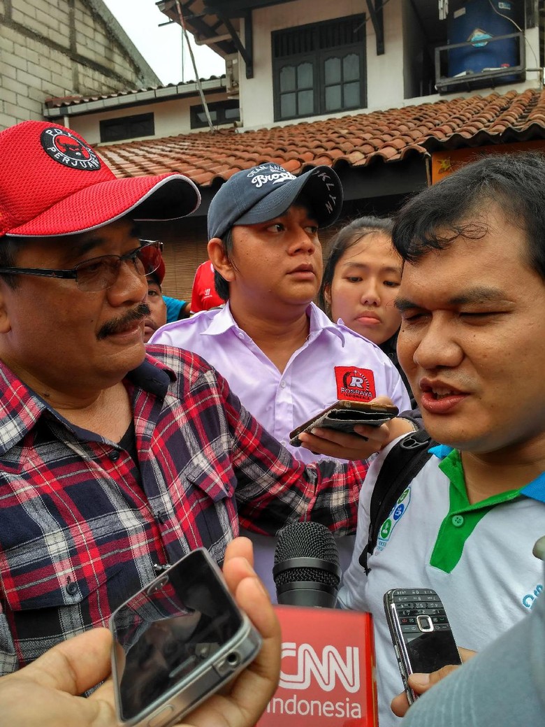 Saat Djarot Dihampiri Tunanetra yang Curhat tentang TransJakarta