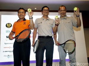 Ratusan Petenis Ramaikan Turnamen Tenis Combiphar Open