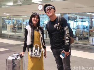 Rizky Febian dan Ify Blink Mendadak Duet di Singapura Rizky Febian dan Ify Blink Mendadak Duet di Singapura