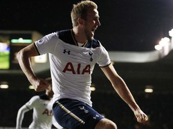 Kane Teken Kontrak Baru dengan Spurs