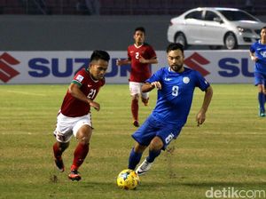 Filipina Pintar Manfaatkan Kans Lewat Tendangan Bebas