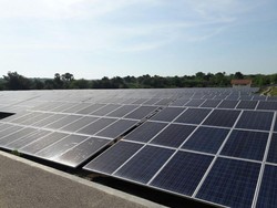 Mau Pasang Panel Surya di Atap Rumah? Begini Aturannya