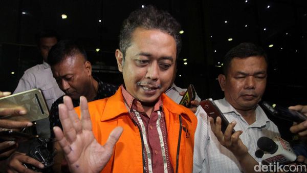 Pejabat Ditjen Pajak Handang Soekarno Diperiksa KPK