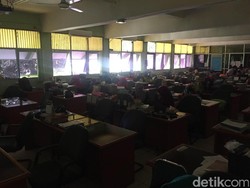 Tunggak Bayaran Rp 118 Juta, Aliran Listrik SMAN 48 Jaktim Diputus