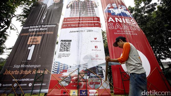 Spanduk Cagub-Cawagub DKI Hiasi Jalan Wijaya