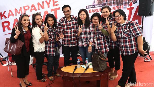 Djarot Menerima Aduan Warga