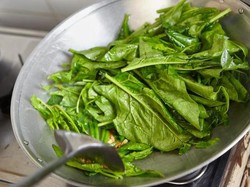 Tanggal Tua? Yuk, Olah Pare dan Daun Pepaya Jadi Tumisan Enak