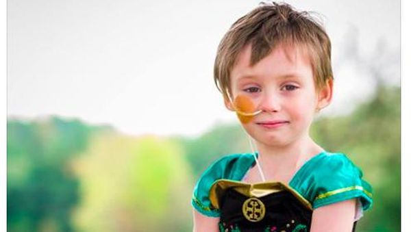 Tingkatkan Kewaspadaan, Ayah Ini Bagikan Foto Perjuangan Putrinya Lawan Kanker