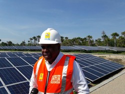 Bisakah RI Bikin PLTS Murah Seperti di Arab? Ini Jawaban Jonan