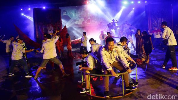 Pertunjukan Spektakuler SMA Selamat Pagi Indonesia Jadi Hiburan Risers DRE