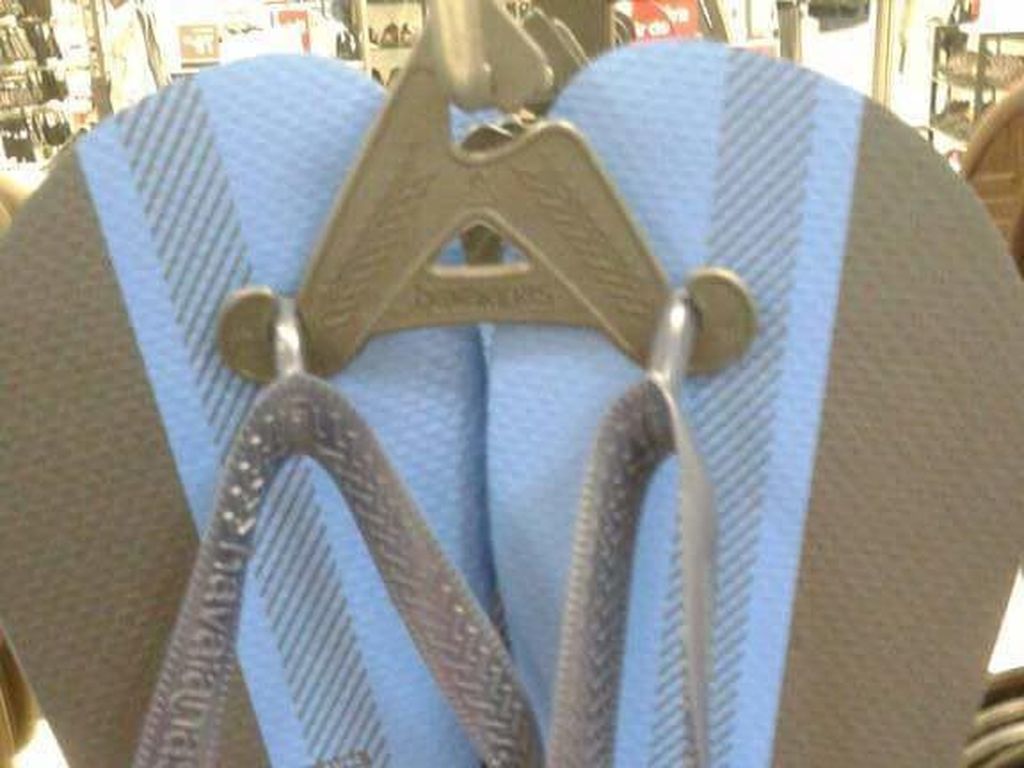 Hati-hati yang Suka Pakai Sandal Jepit, Kaki Bisa Kena Gangguan Parah Ini Hati-hati yang Suka Pakai Sandal Jepit, Kaki Bisa Kena Gangguan Parah Ini