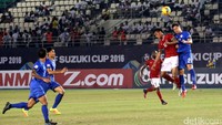 Babak pertama berakhir 1-1, setelah gawang Kurnia Meiga kebobolan oleh tandukan pemain Filipina.