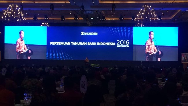 Jokowi: Kita Ini Senangnya Gosip Sama Isu