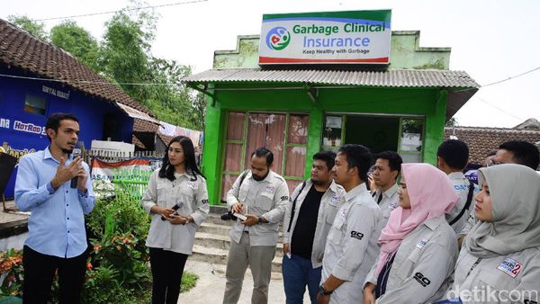 Risers DRE Kunjungi Bank Sampah