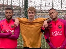 Mampir ke Latihan Barca, Justin Bieber Duel dengan Neymar dan Rafinha