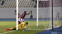 Babak kedua, Boas membuat Indonesia unggul 2-1.