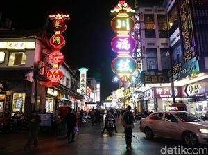 Berbelanja Murah di Guan Qian Shopping Street Suzhou Berbelanja Murah di Guan Qian Shopping Street Suzhou