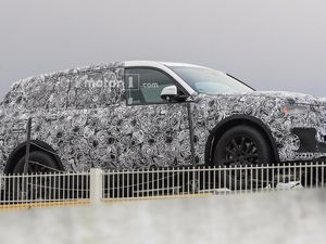 BMW Siapkan SUV X7
