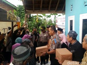 Senyum Ibu Penjual Gorengan Lihat Gubuknya Disulap Jadi Rumah Layak Huni
