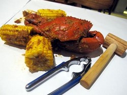 Lewat Gunawarman? Enaknya Makan Malam dengan Kepiting King Crab Pedas atau Nasi Campur Gyutan Don