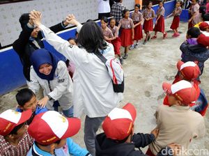 Keseruan Risers Bersama Siswa SDN 1 Ngadas