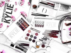 Bos Perusahaan Kosmetik Kylie Jenner Resign, Ada Apa?