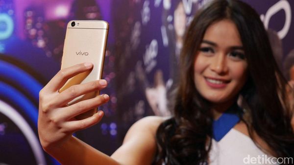 Kamera Dahsyat Vivo V5 Puaskan Penggila Selfie
