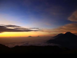 Ini Potret Sunrise di Gunung Prau