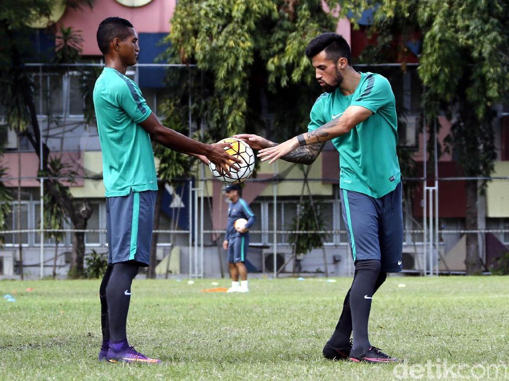 Stefano Lilipaly dan Rizky Pora Cedera, Diharapkan Segera Fit Stefano Lilipaly dan Rizky Pora Cedera, Diharapkan Segera Fit