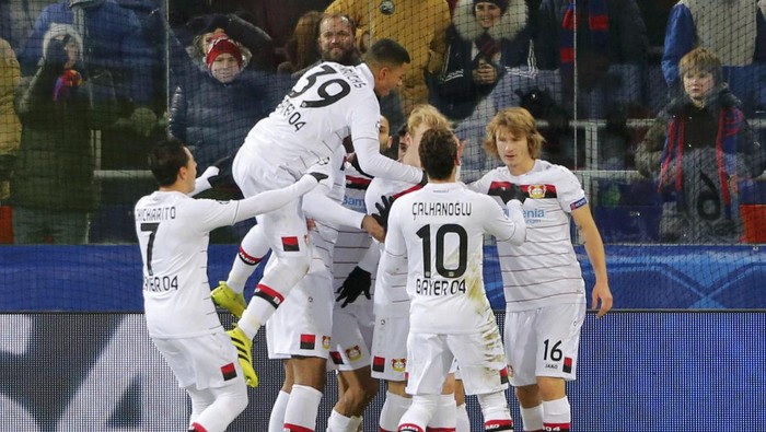 Kekalahan Spurs Loloskan Leverkusen