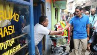 Sandiaga Kampanye Door to Door di Jatinegara