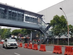 Risma Sebut JPO di Surabaya akan Dilengkapi Lift, Kapan Warga Bisa Merasakan?