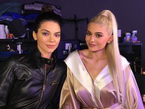 Tak Akur, Kylie Jenner Tetap Posting Fotonya dengan Kendall Jenner