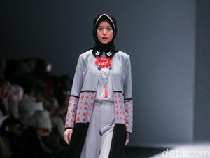Foto: Koleksi Zaskia Sungkar di Jakarta Fashion Week 2017