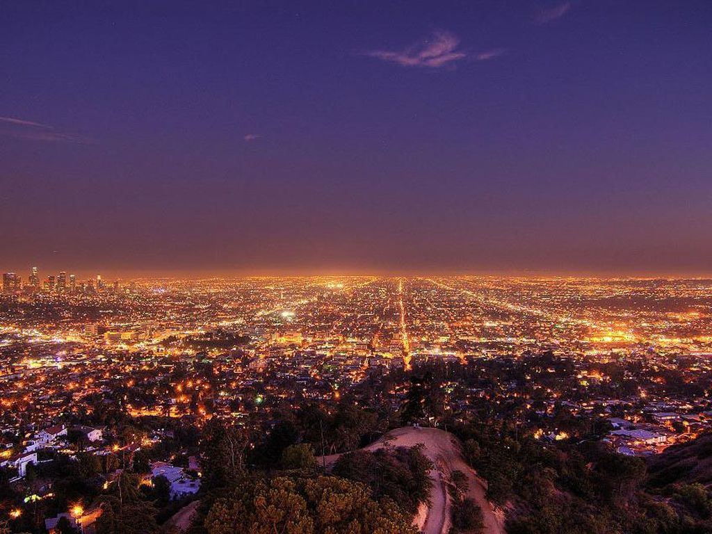 Lampu Jalan di Los Angeles Bisa Beri Tahu Kecelakaan Lampu Jalan di Los Angeles Bisa Beri Tahu Kecelakaan