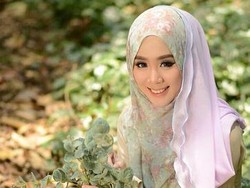 Foto: Pesona Model Majalah Playboy & 5 Selebriti Berimej Seksi Pasca Berhijab