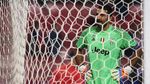 Foto-foto Terbaik Matchday V Liga Champions: Sejarah Leicester dan Dua Gol Messi