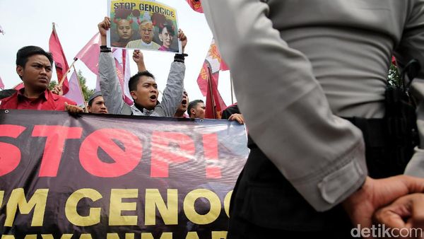 Aksi Solidaritas untuk Muslim Rohingya