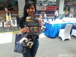 Pegawai Pajak Cantik Ini Siap Layani Peserta Tax Amnesty di Blok M Square