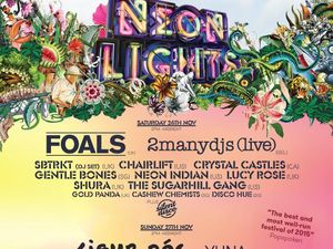 Foals dan Sigur Ros Tampil di Neon Lights Festival Singapura Foals dan Sigur Ros Tampil di Neon Lights Festival Singapura