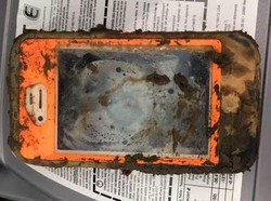 Setahun Terbenam di Danau Es, iPhone 4 Tetap Menyala