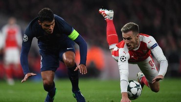 Pertandingan Intensitas Tinggi Minim Kreasi Pertandingan Intensitas Tinggi Minim Kreasi